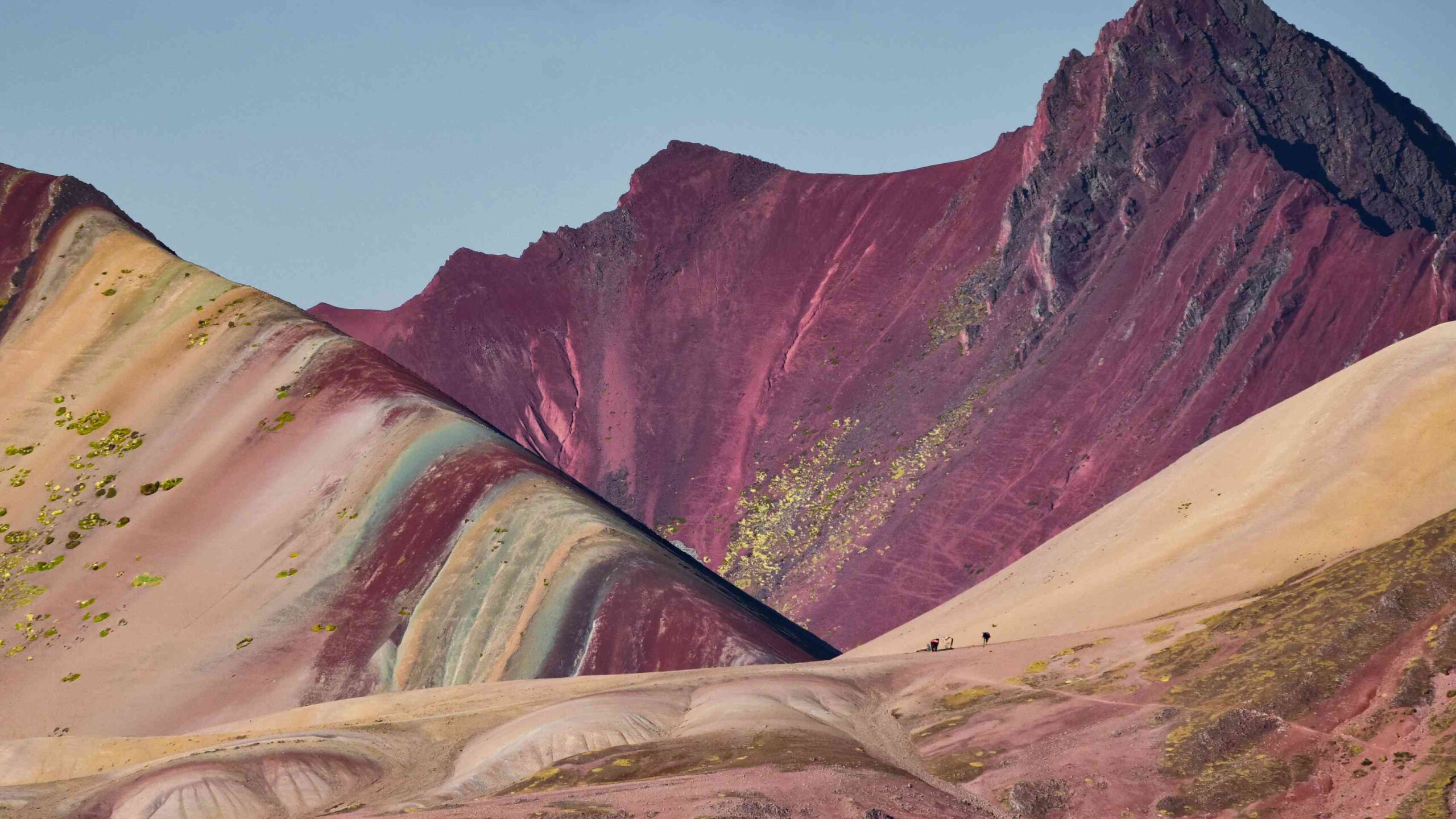 Unveiling Natures canvas, a guided hike to the rainbow mountain